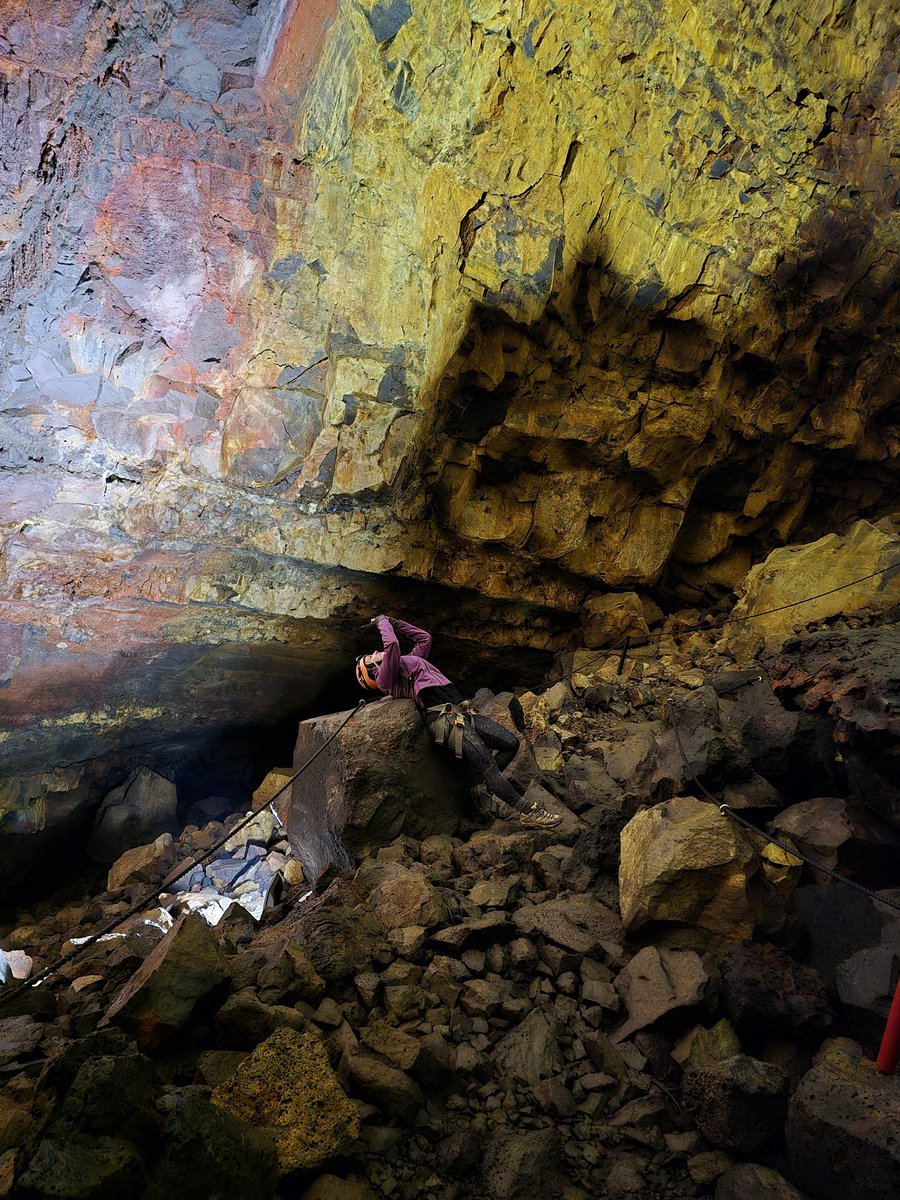 Important part of our trip:
<a href="/goberthicks/">goberthicks 🟦☁</a> taking Le Shot (at any cost)