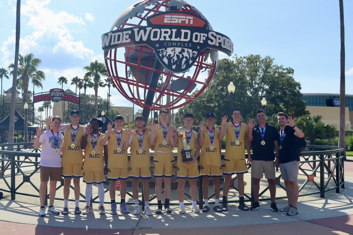 SI Select tweet media