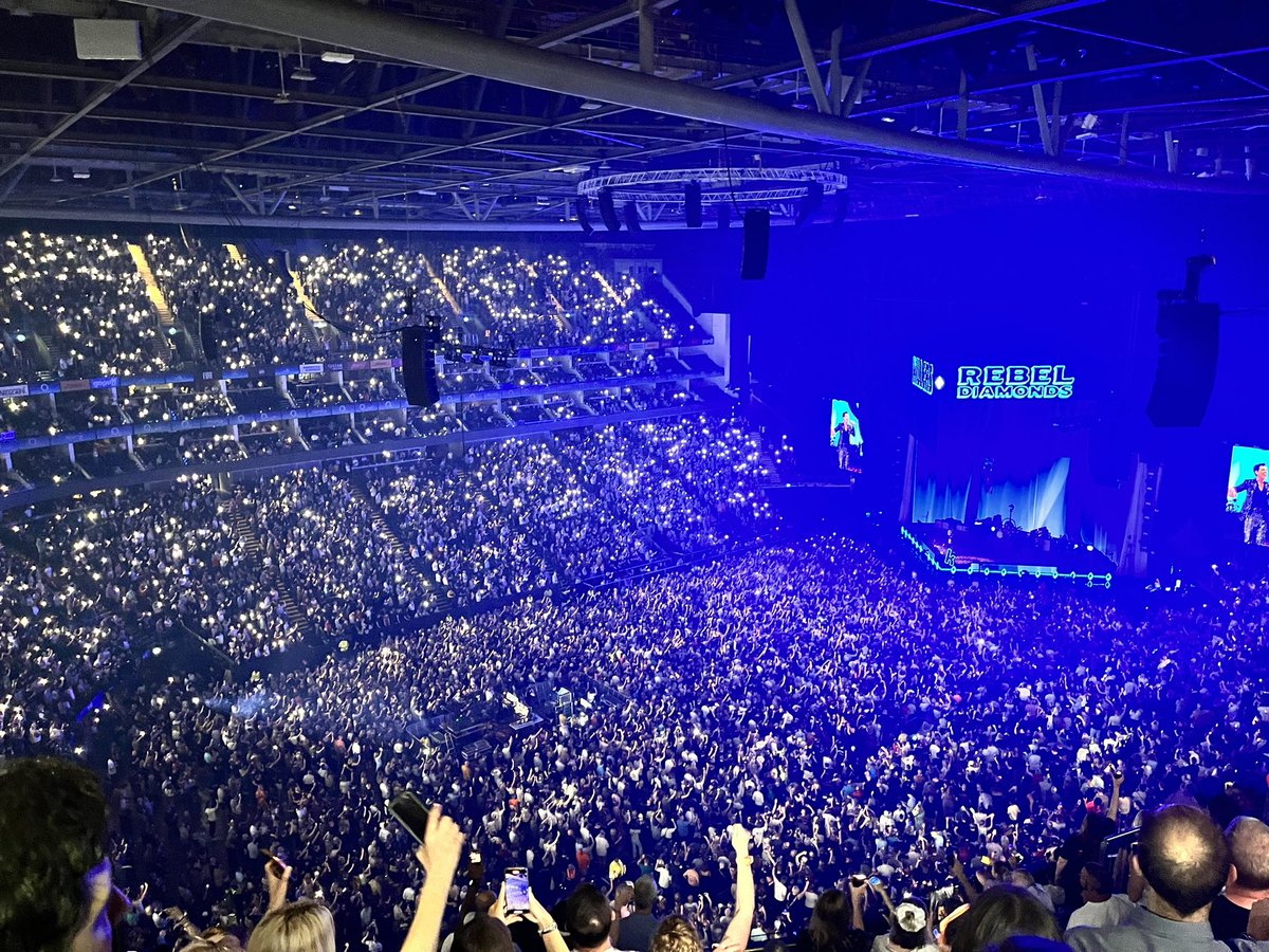 RichLPacks's tweet image. Seen the Killers Friday and #HozierLondon at Finsbury Park today.  Not heard much of his stuff but he was honestly as good if not better.