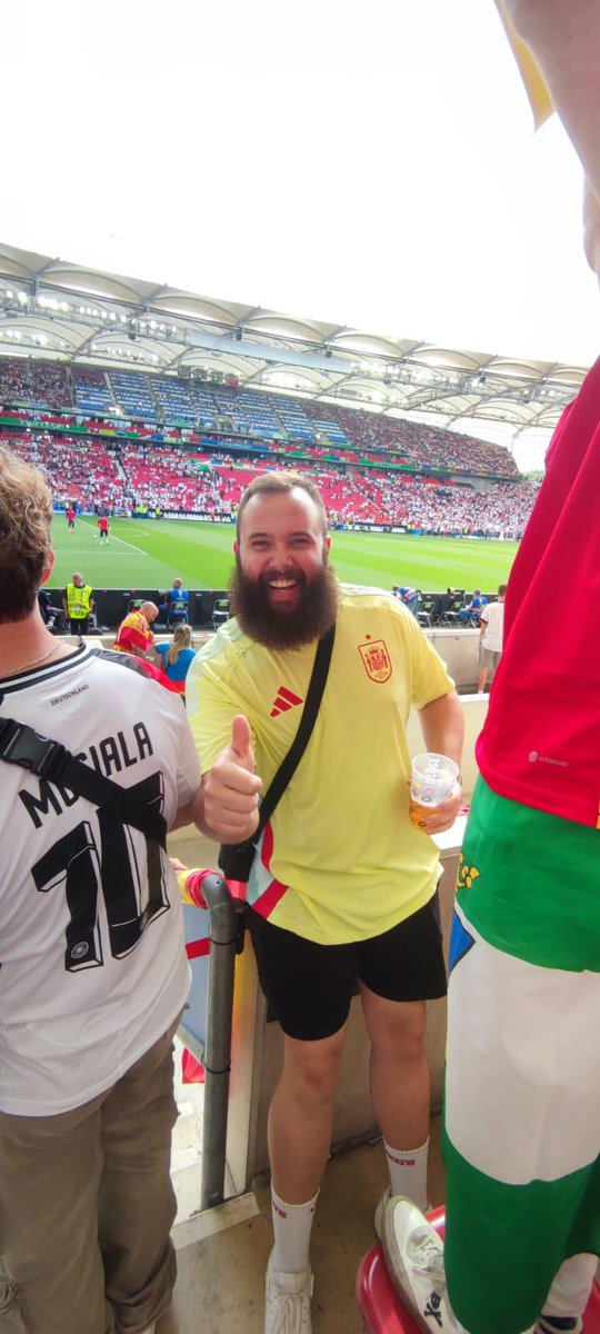 RadioestadioN's tweet photo. 📻Turno para charlar con Jose, español en Alemania que el viernes gracias a #RadioEstadioNoche cumplió su sueño de ver a la @SEFutbol en la Eurocopa

https://t.co/o1BALPnhAP https://t.co/8KCNQEFuYh