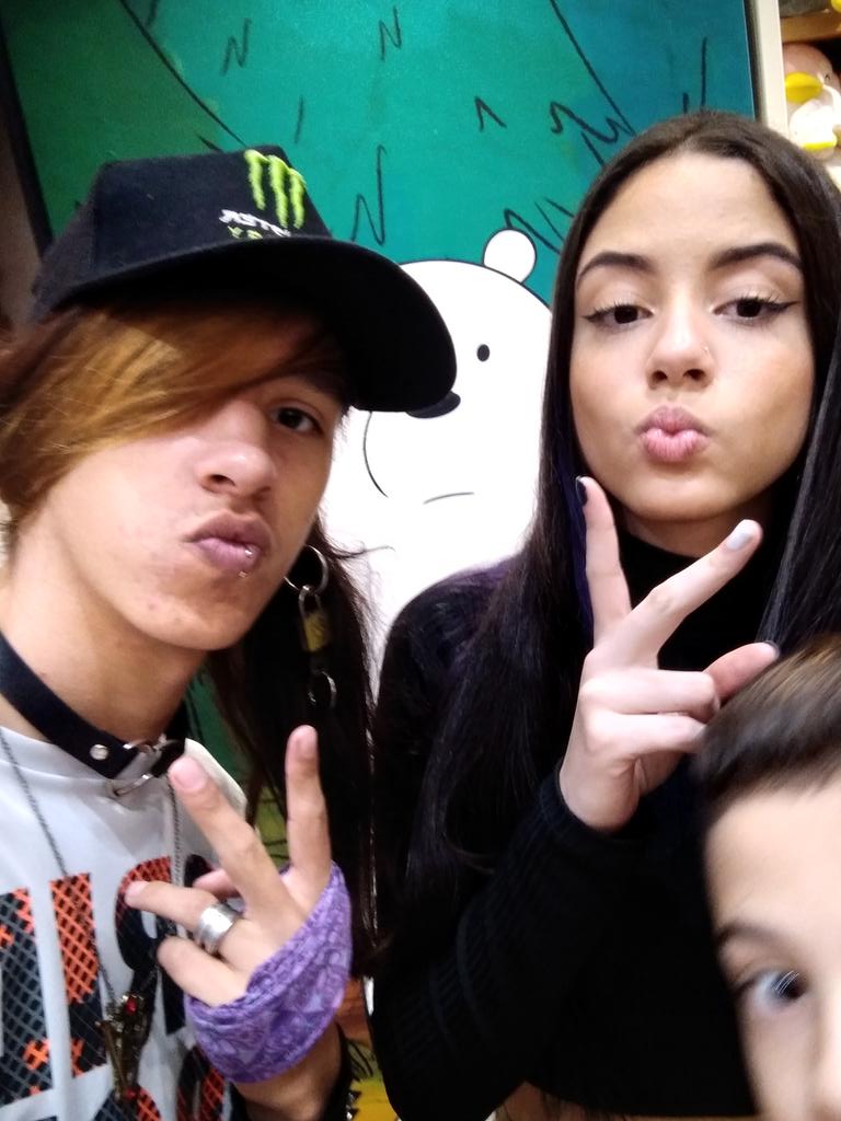 batyuri's tweet photo. Rolezin de aniversário na Liba #aniversario #niver #emobirth #vempraliba #libahoje #roles #rolezin #rolezemo #rolededomingo #domingo #domingou #dominguemo #teen #teenager #teenlife #batyuriplays #emo #emocore #emoteen #emocute #emobr #emolife #emostile #emoboy #emoscene #emoroles https://t.co/PQEVh98SbL