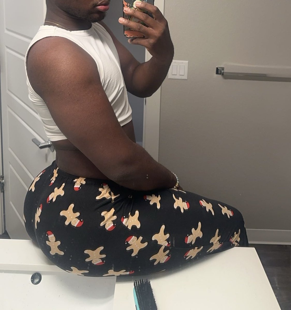 bubble_butz's tweet photo. My go to✨mirror pose🍑 https://t.co/3ZsdUxk2hJ