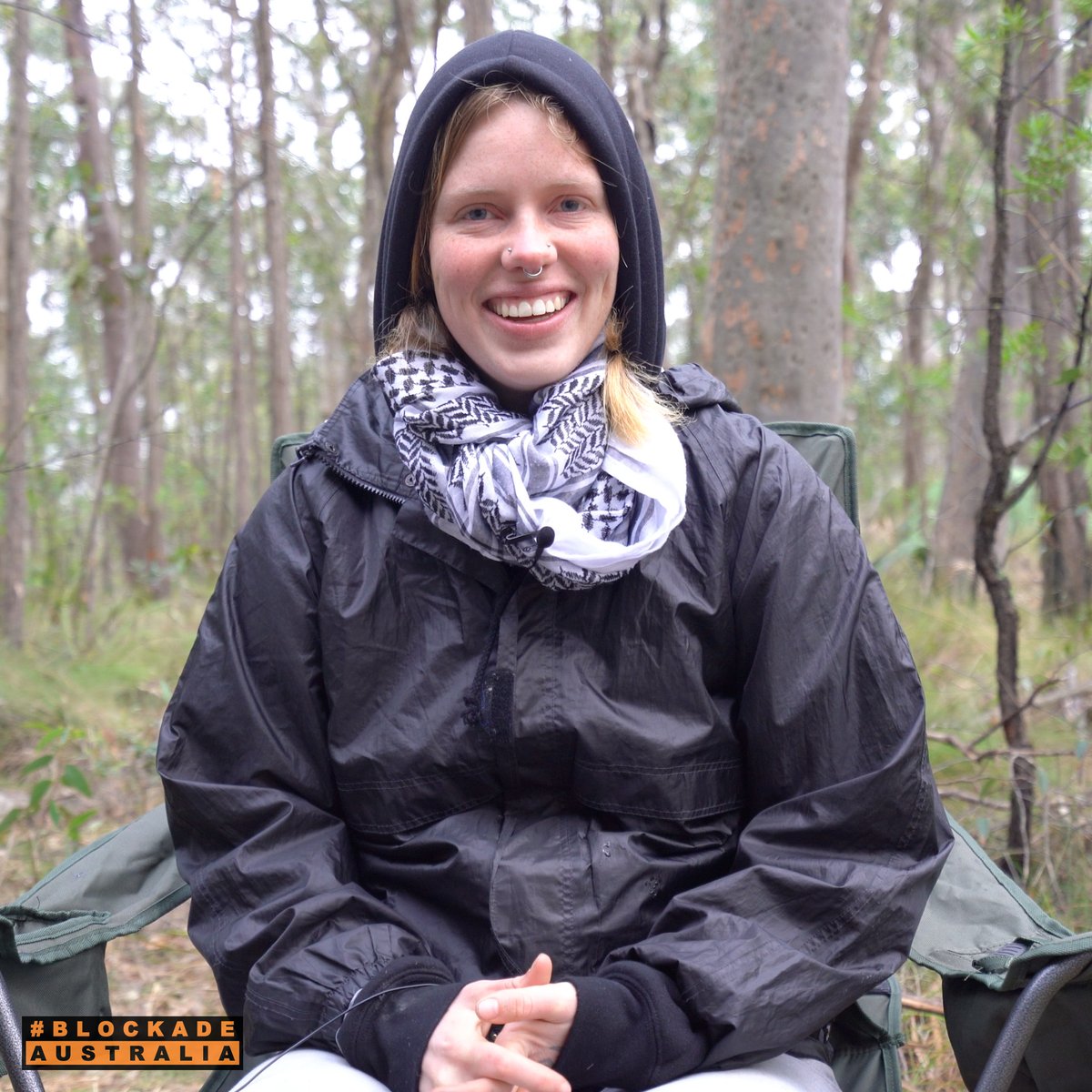 BlockadeAus's tweet image. BREAKING: 21 year old Laura has been sentenced to 3 months jail in Newcastle court after shutting down the loading facility at the Coal Port on Sunday.
After more than 30 arrests as part of a sustained Blockade Australia mobilisation, Laura is the first to be sentenced to jail.