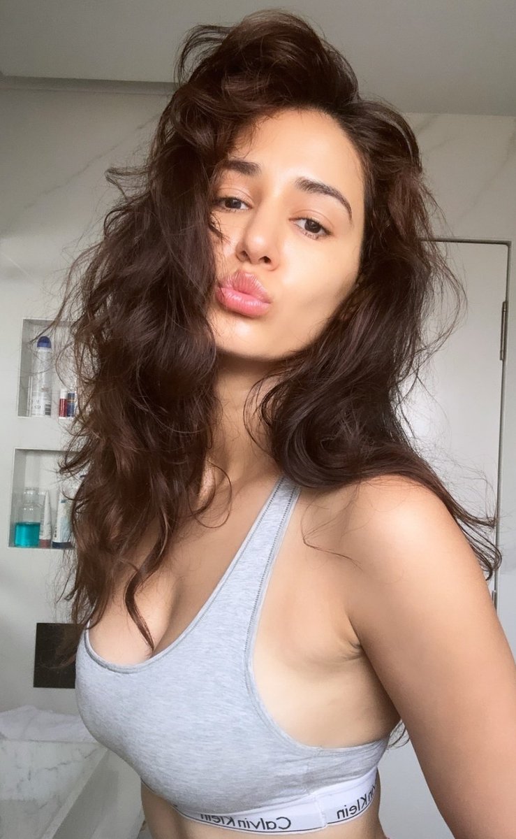 GR70keZbcAAeWP2?format=jpg&name=medium