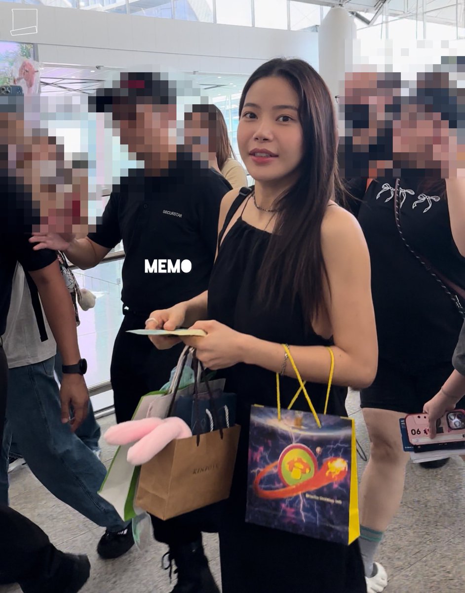 mamamoomemo's tweet photo. 240707 SOLAR 2ND CONCERT [COLOURS] in HONG KONG

또 만나자❤️

#마마무 #솔라 #용순이 #MAMAMOO #SOLAR #YONGSOONIE #COLOURS #Solar_2nd_Concert https://t.co/iGQqWjrSJo