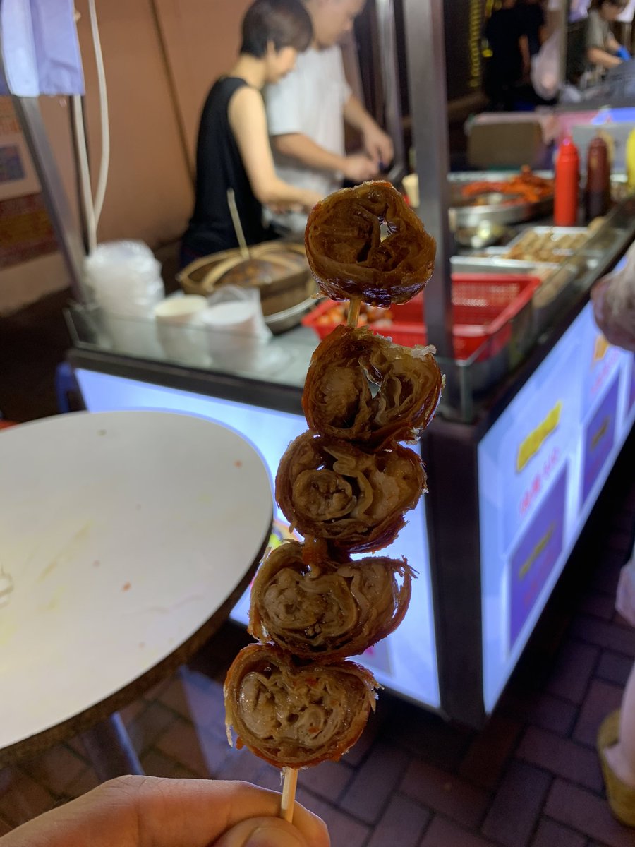 keizo_kitchen's tweet photo. 〜無職　世界周遊一人旅〜

香港🇭🇰  64日目終了

流石に1人ディズニーに行く勇気は出なかったので香港グルメを堪能しながら街を散策

バスや電車はタッチ決済で街は日本製の物が多くコンビニもあるので非常に便利だけど、意外と物価が高くてびっくりした https://t.co/gjS7FUePt6