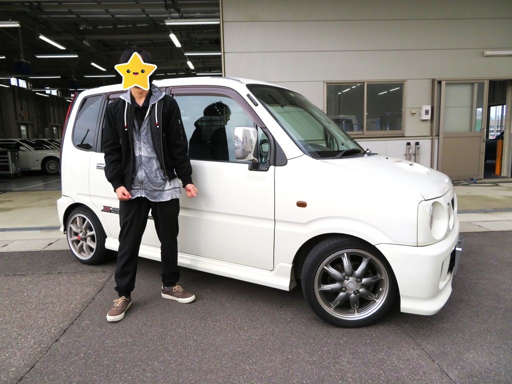 koutankoho's tweet photo. 【俺たちの愛車自慢 No.141】
今回は、自動車工業科2年生のHF 君(新発田南高校出身)の愛車 平成12年式 ダイハツ ムーヴ エアロダウンカスタムXX(L910S)を紹介します。
#俺たちの愛車自慢 #新潟工業短期大学 #高校生 #新発田南高校 #ダイハツ #ムーヴ #カスタム #L910S #フジツボ #マフラー https://t.co/69e0KTJBqH
