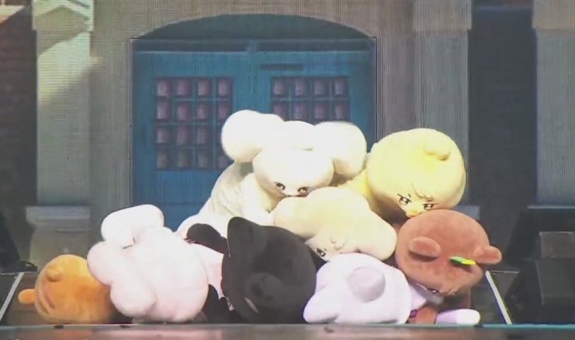 絶対日本でも着ぐるみと客降りして、一部分でもいいから📸🆗にしてください🫶🏻