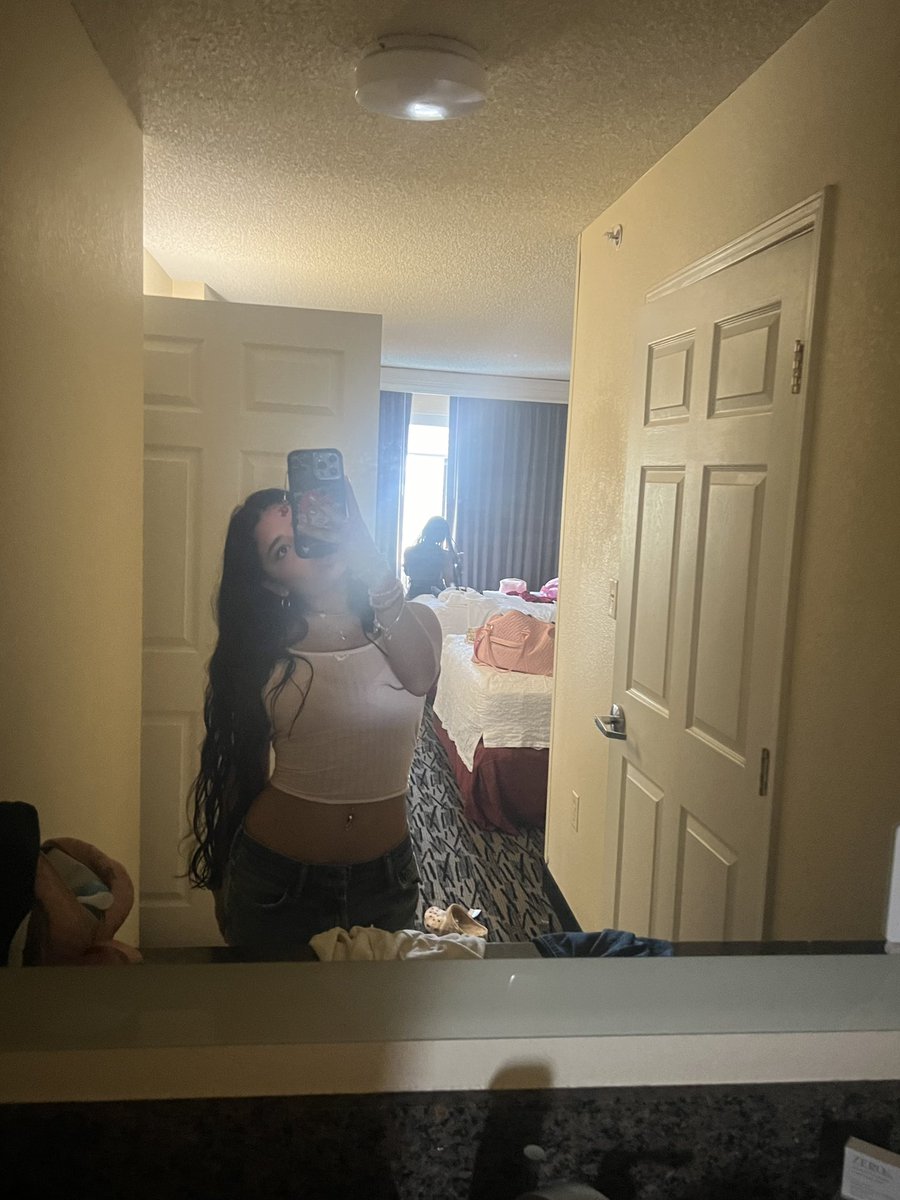 ttanitita's tweet photo. #neverbeyours #kaliuchis #lover
casual kali uchis lover: https://t.co/wUT1cALfXJ