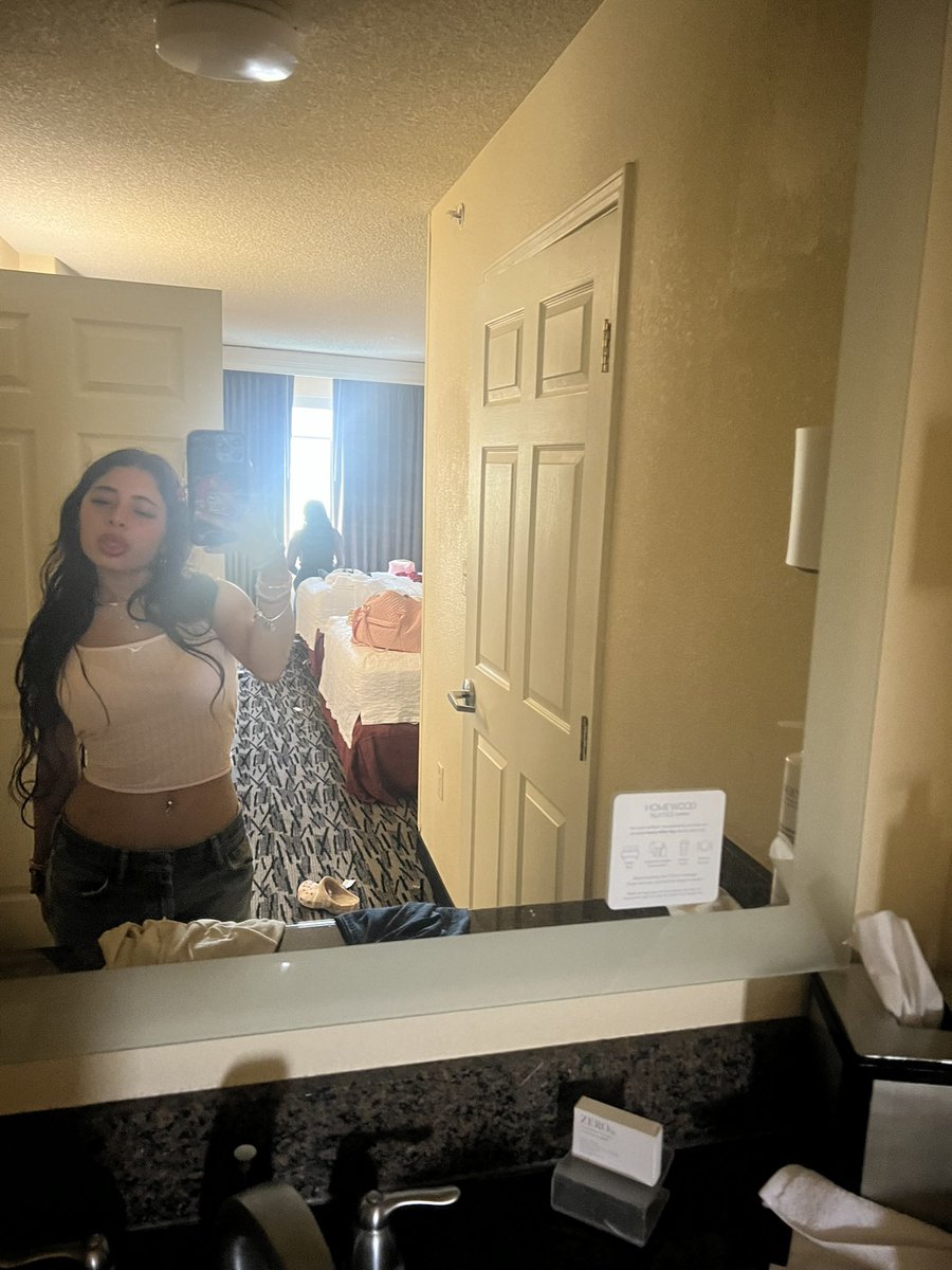 ttanitita's tweet photo. #neverbeyours #kaliuchis #lover
casual kali uchis lover: https://t.co/wUT1cALfXJ