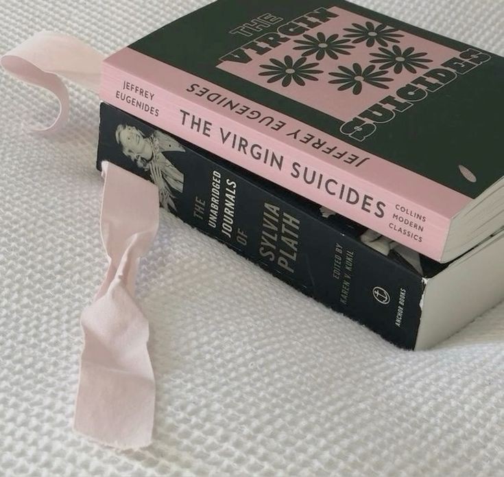 ˗ˏˋ✎ #booktwt moot hunt 
 ㅤ cr: no longer human, osamu dazai

  一ㅤ genres: horror, psychological, classics, poetry.
 一ㅤlikes: kpop, kdramas, pinterest, tea, anime, books.

➜ ♡ / ↻ to be mutuals   

{ #lifetwt #archivetwt #studytwt #studytwtph }