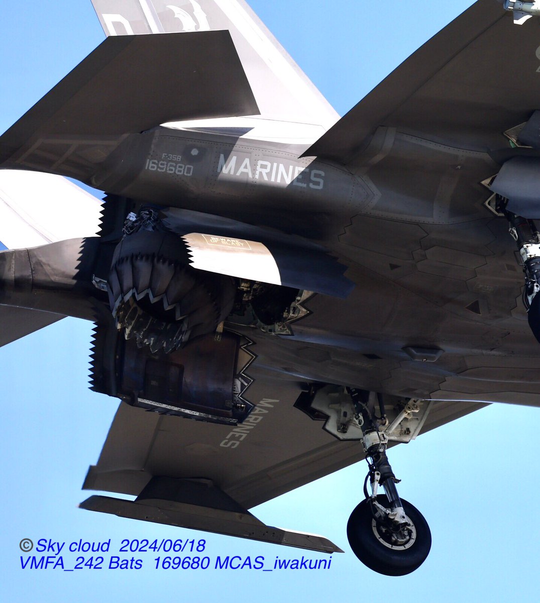 blue2impulse3's tweet image. Sky cloud-2024 post.No.189
#VMFA_242  #Bats　
#F35B　#LightningⅡ  
#169680
#MAGTF 
#MARINES #F35 
#VMFA242 
✈︎✈︎✈︎✈︎
#iwakunifriendshipday 
#岩国基地  
#岩国空港 #IWK 
#岩国錦帯橋空港
#FD24 #岩国基地フレンドシップデー2024
✈︎✈︎✈︎…