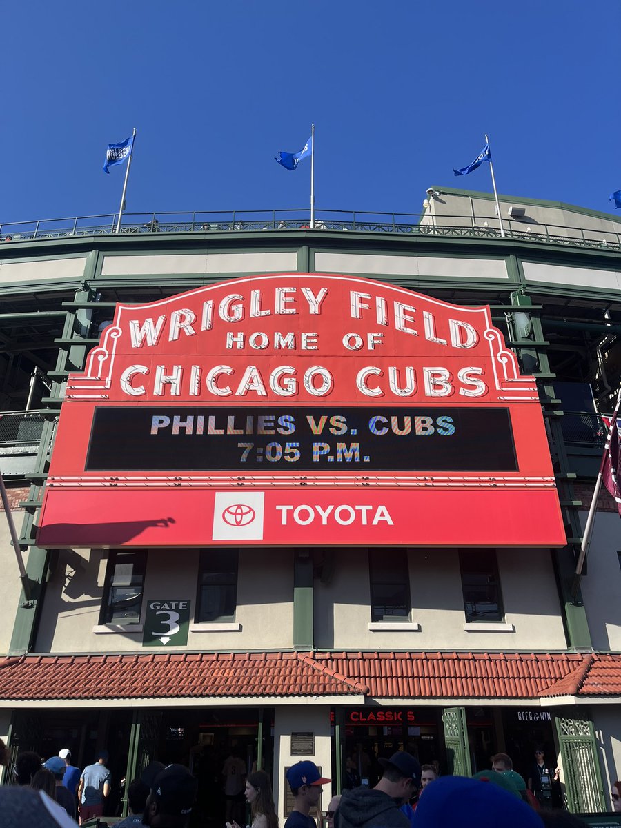 rebthiel's tweet photo. First week in Chicago was a blast!! Now tomorrow, the real fun begins 😁 so excited to start #pedsneph fellowship @lurie_nu !!! https://t.co/xumC3IecJv