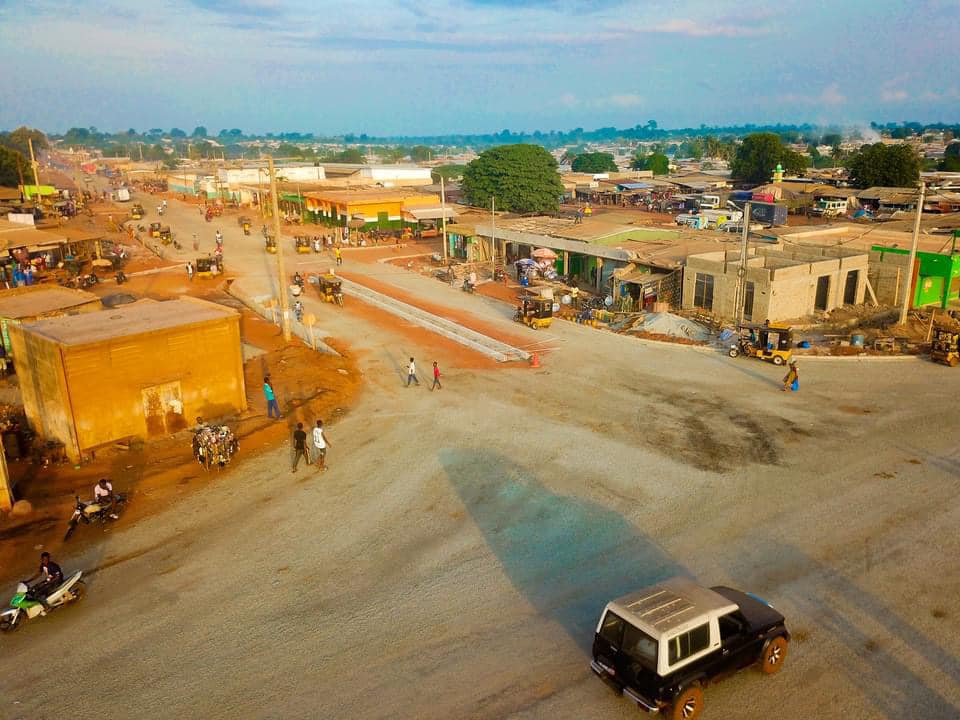 Ivoirowsky's tweet photo. La ville de #Vavoua se transforme. https://t.co/FkJ2BpbGGS
