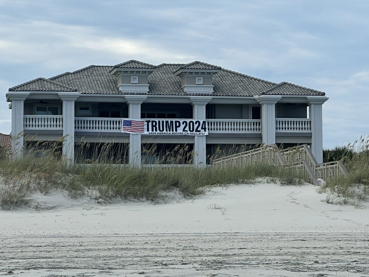 ZioCiroCanada's tweet photo. President Trump, South Carolina has your Back! This is the. truth! #DonaldJTrump #DonaldTrump #PresidentTrump #Trump2024 #TRUMP2024ToSaveAmerica https://t.co/TcRtW4rW9l