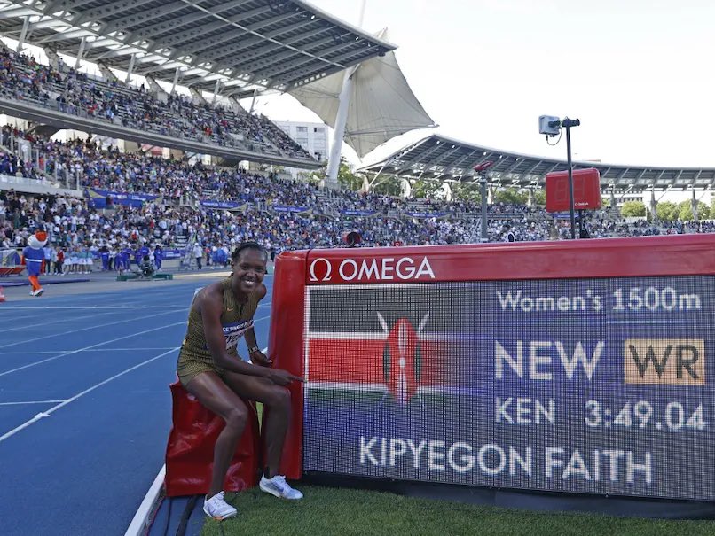 35-37/100:  I struggled to get out the door today, but once I was moving I was good! Then I watched Faith Kipyegon break her own record while I stretched. Incredible! 🐝🔗🐝💪🏼🐝💕