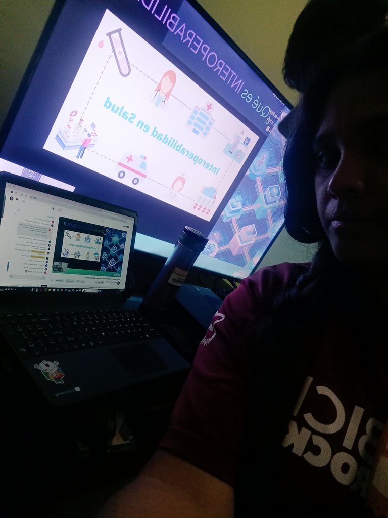 kailybv's tweet photo. Aquí escuchando a @elchuo160 en el @allstarslatam hablando de Blinks e interoperabilidad entre blockchains #AllstarsLive https://t.co/DL8xp93BDp