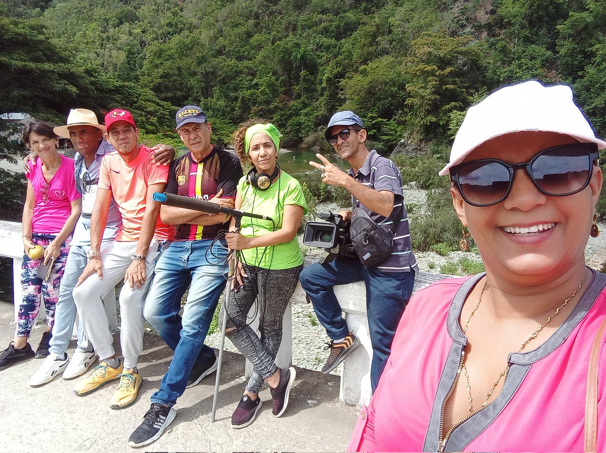DailieTablada's tweet photo. Desde #Imías #Guantanamo continúa el recorrido el programa Entre Vecinos de la @TV_Solvision para brindar detalles de las actividades realizadas en ese territorio oriental #CubaModoVerano https://t.co/JVBjc1klvw