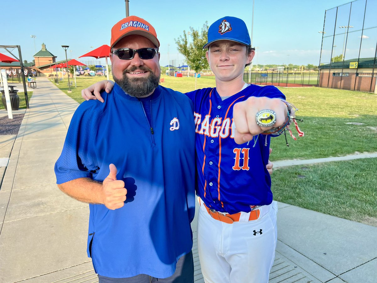 AdamMonroe77's tweet photo. So proud of Clayton and our travel baseball team! They played so great this entire weekend in Evansville, Indiana against some tough competition. #SouthernIndianaDragons are your runner ups in the Super Hero Hitfest! @USSSABSBL #USSSABaseball #GoDragons #Dragons #Baseball https://t.co/sF2gc75NQS