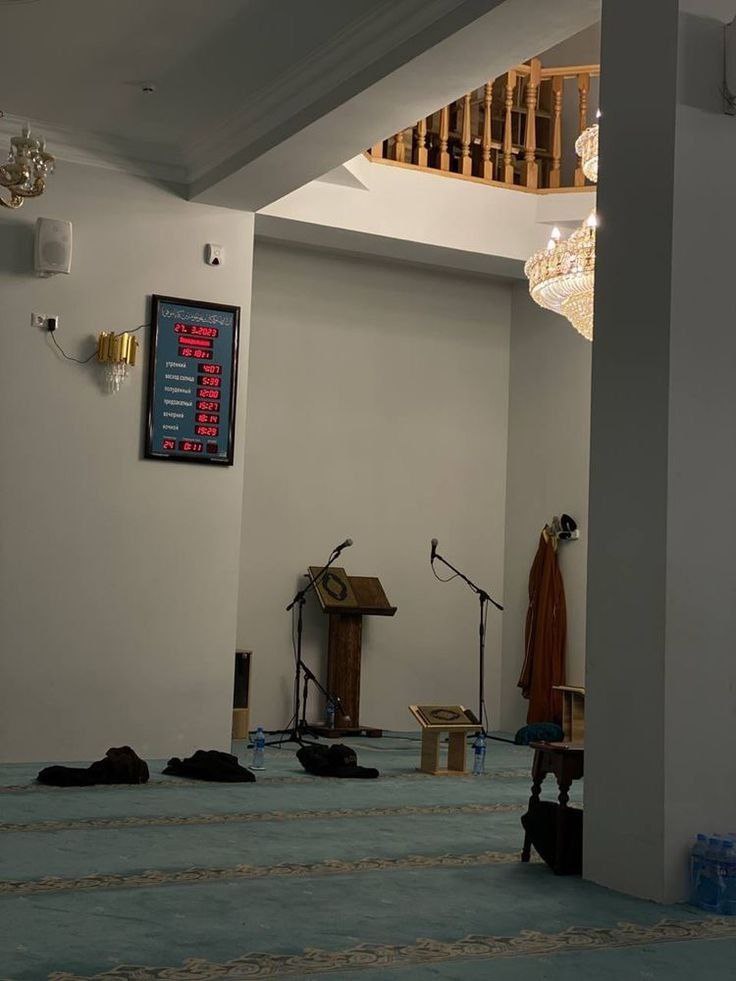 من نِعَم ربنا على المسلمين الفجر، ووقت الفجر، وسُنة الفجر.

اللهم اجعلنا من أهل الفجر:')