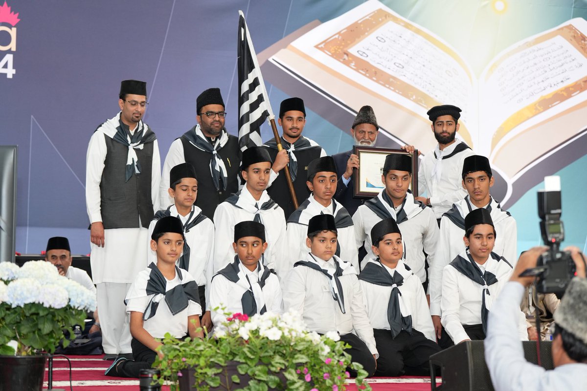 AMYA_WNWToronto's tweet photo. With the sheer blessings of Allah Almighty, Weston North West, Toronto chapter of Ahmadiyya Muslim Children's Association Canada achieved the FIRST position and won the 𝗔𝗹𝗺' 𝗜𝗻𝗮𝗺𝗶 (Award Flag) amongst the local chapters of @AtfalCanada for the year 2022-2023

#JalsaCanada https://t.co/6f5ZWjCqqJ