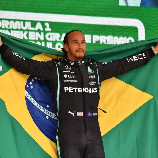 ocaiodiniz1's tweet photo. “o Brasil não tem piloto de Fórmula 1”

repete rs https://t.co/ayREgAO2G8