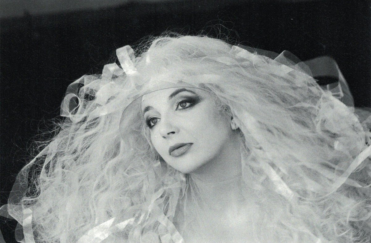 yxakirves's tweet photo. kate bush in the experiment iv mv, 1986 https://t.co/8smUukeN2E