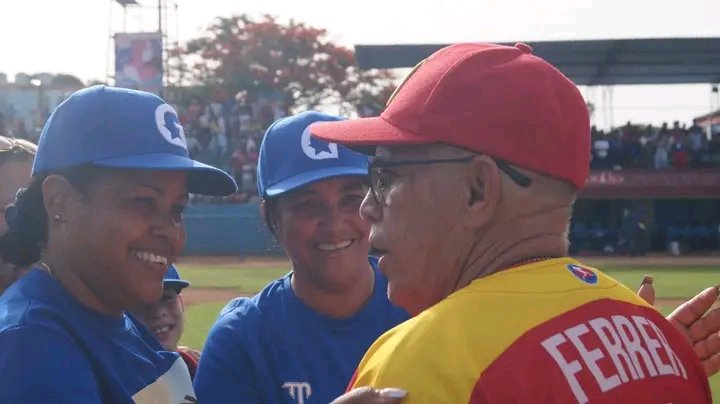 A usted nuestro reconocimiento querido Ferrer, y al equipo por el esfuerzo, realmente con los caballos no hay quien pueda.
#GranmaVencerá 
#ProvinciaGranma