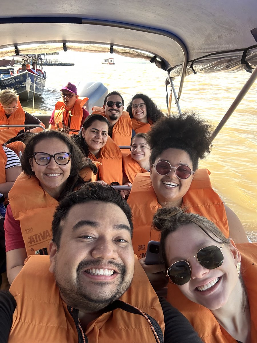 joaopedromoraez's tweet photo. @thauska @omariosouto @SimaraConceicao @AndreiaAssuno13 levando essa galera para conhecer as belezas do Pará! https://t.co/P5Tqub9IVu