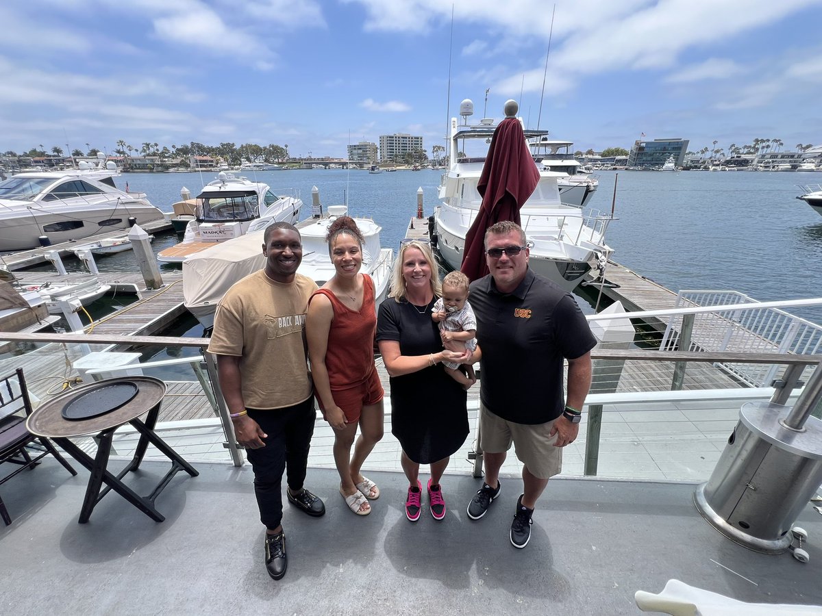 Coach_Entz's tweet photo. Great day! Got to spend time with @pierre_tucker and his family. Love seeing his transformation into a dad, business man and high school coach.
#OnceABison #RecruitRetainDevelop #HeadHuntersβ οΈ https://t.co/CxKYjjUWhy