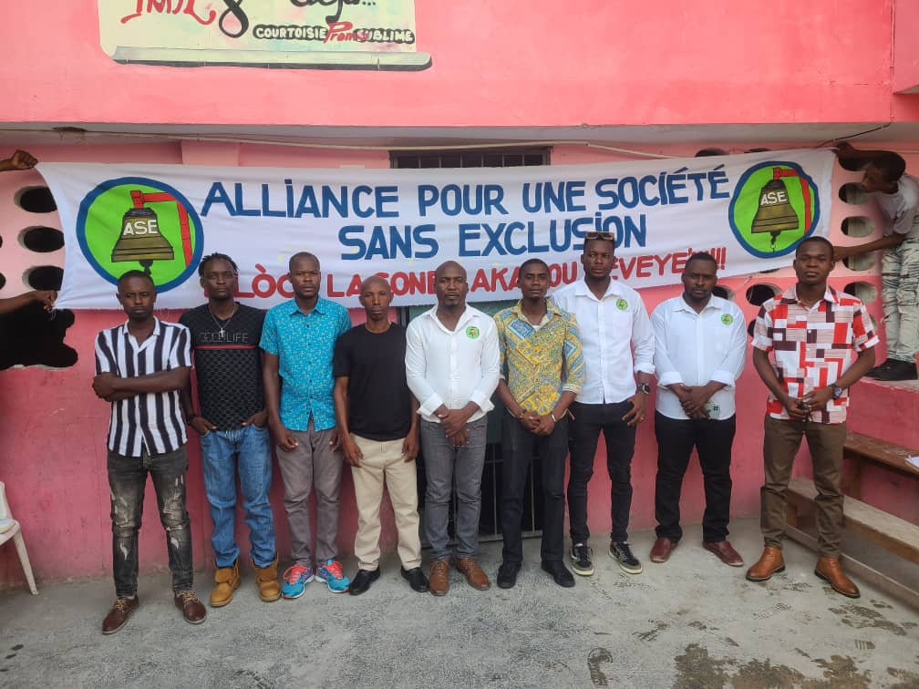 andre_millot's tweet photo. Chita pale politik ! Se pale chanjman,se pale pou amelyore kondisyon la vi chak sitwayen sou tout fòm! Sete ak plezi nou plizyè patizan ak senpatizan ASE ! Te rankontre Jodia 7 jwiyè 2024 poun sone klòch la, poun raple tout ekip la , nou pagen peyi derechanj, nou pap bay vag! https://t.co/yGoICF2UnH
