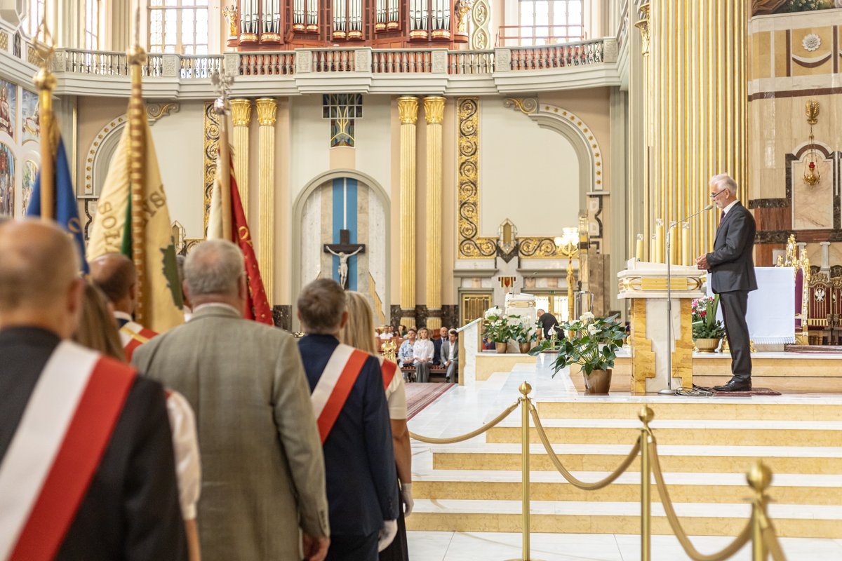 Lichen_INFO's tweet photo. Do Matki Bożej Licheńskiej w niedzielę, 7 lipca pielgrzymowali po raz 32. sołtysi i środowiska wiejskie. Mszy Świętej przewodniczył bp Wętkowski @DiecWloclawek 
https://t.co/3mHpJFoPZR https://t.co/f1aGc5nih6