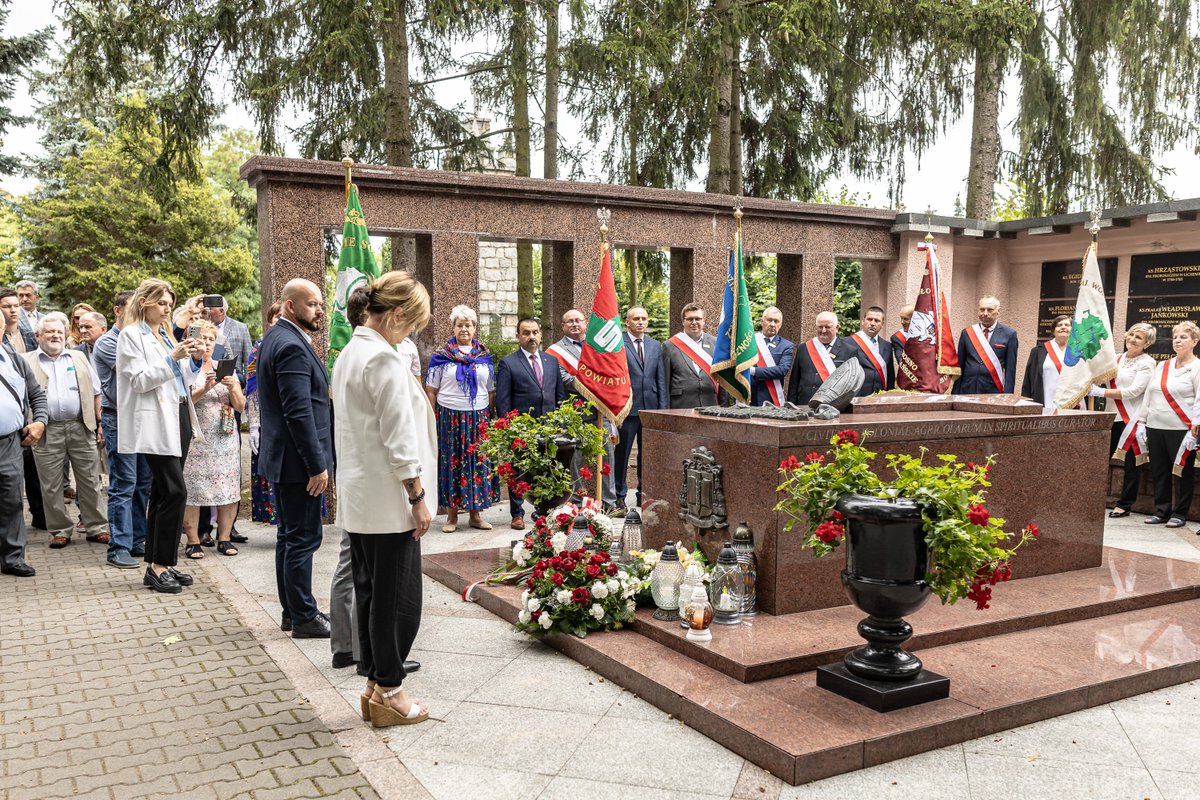 Lichen_INFO's tweet photo. Do Matki Bożej Licheńskiej w niedzielę, 7 lipca pielgrzymowali po raz 32. sołtysi i środowiska wiejskie. Mszy Świętej przewodniczył bp Wętkowski @DiecWloclawek 
https://t.co/3mHpJFoPZR https://t.co/f1aGc5nih6