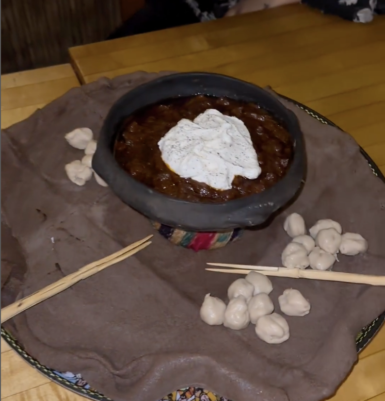 Discover our delicious Tihlo dish! Made with barley dough balls, meat, and spicy berbere sauce, it's a must-try in Ethiopian and Eritrean cuisine. Remember to reserve your Tihlo a day ahead for the freshest taste! 🍲 selamrestaurant.ca/tihlo-is-now-s… #EthiopianFood #EritreanFood