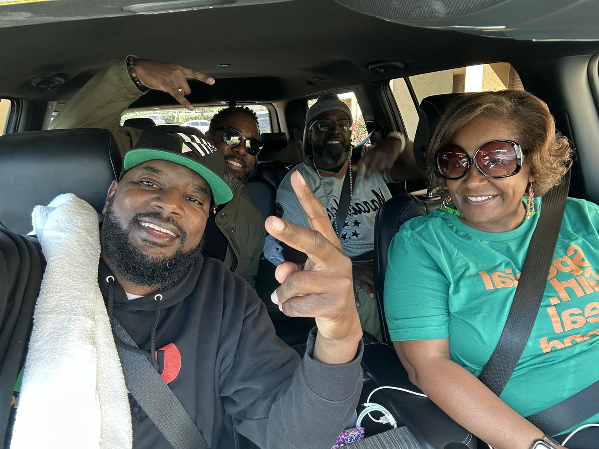 TheSoulQurators's tweet photo. In less than 2 months we doubled our downloads! Thank you to our supporters and listeners. We truly appreciate you!! New episode coming soon! 🎉🎉 We are the Soul Qurators  🤎🤎 #blackpodcasts  #musicpodcast @mpnmanagement @SoopsKitchen @mistagoodbar @ChristinaTH77 https://t.co/2tJM8Unmxa