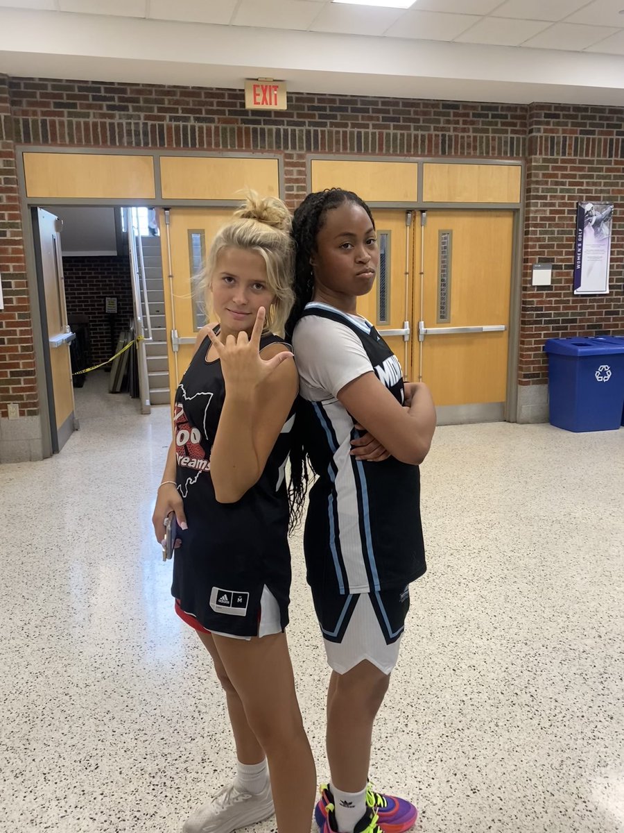 Same girls, different uniforms. ✂️<a href="/ashleyybowden/">ashley bowden</a> <a href="/brookehaywood11/">brooke .</a> 
<a href="/keshahaywood2/">Kesha Haywood</a>