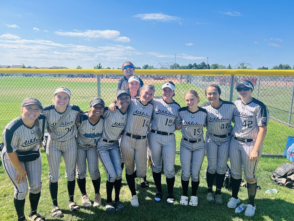 I couldn’t be more proud of this group of young ladies 💞

They worked their butt off to get to championship Sunday, to walk away in the top 5 teams in our bracket. 

As some go off to college in the fall, this group will always have a special place in my heart 💙