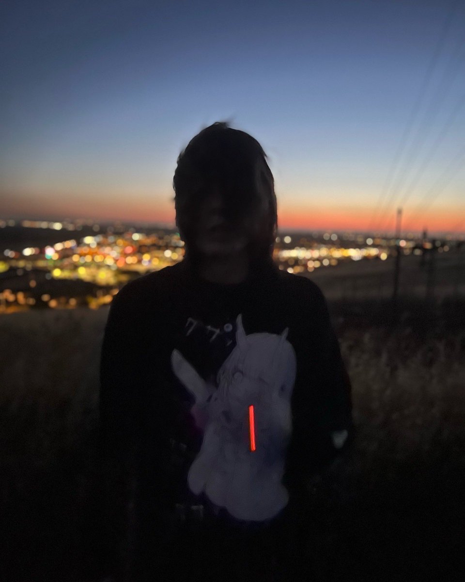 lilbruhgwop's tweet photo. Behind the scenes for “Angelic“ music video shoot🎬🎥✨
#angelic #musicvideo #shortfilm #staytunedin #happybirthdaytome #witchkitty #behindthescenes #ominalabs https://t.co/CJsNh4LLjp