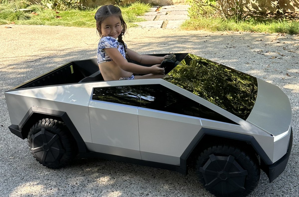 My daughter is a bigger douche than your daughter.