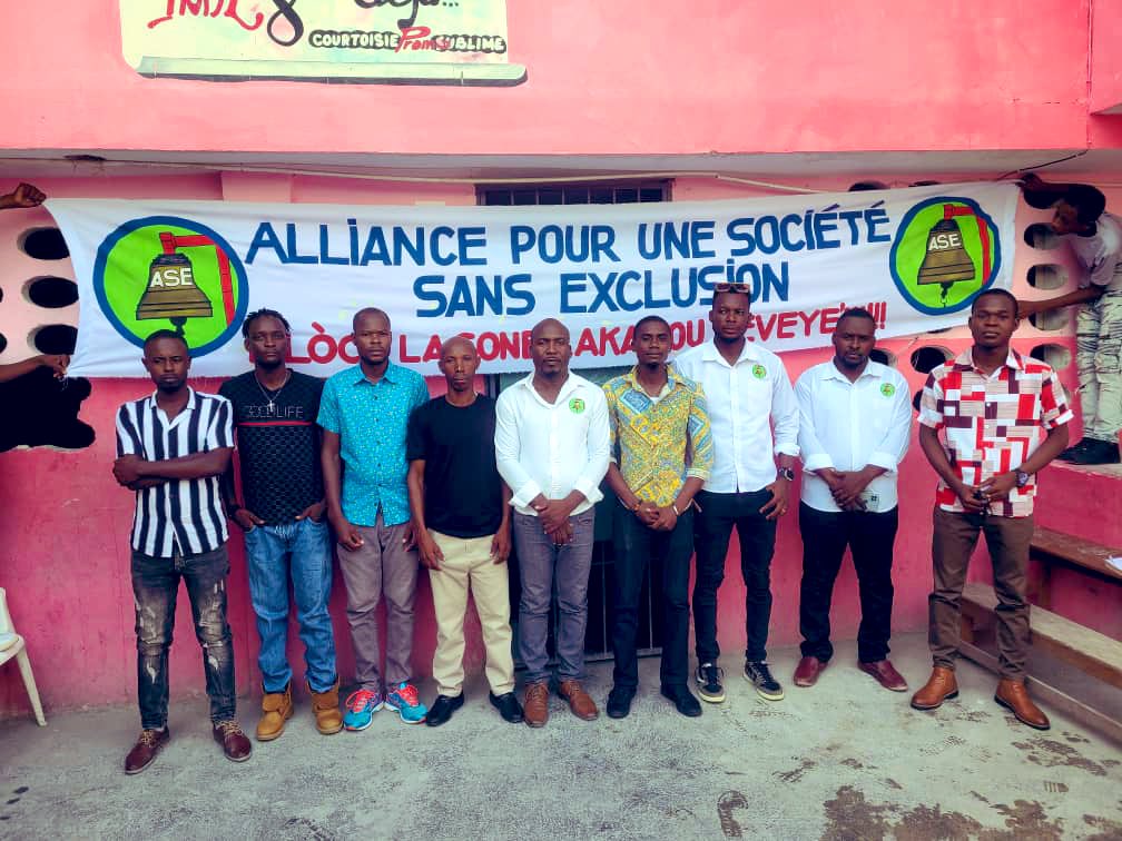 BradBCadet's tweet photo. Li enpòtan poun toujou rete soude,pale peyi, pale devlopman, pale politik se nan sans saa manb kòdinasyon ASE nan komin Ansrouj te chita jodia 7 jiyè 2024.
Objektif la se remobilize selil kite kreye deja yo epi pataje ajenda pou rès aktivite ki dwe fèt yo tankou fòmasyon elatriye https://t.co/Jxy4oItD1e