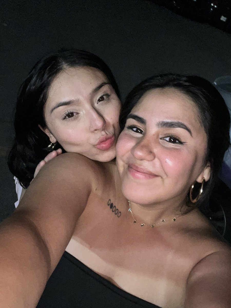 RomeroSammantha's tweet photo. Much needed girls night <3 https://t.co/KF1Z1K6WeW