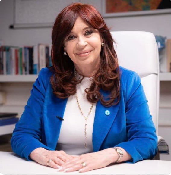 <a href="/CFKArgentina/">Cristina Kirchner</a> <a href="/JLMelenchon/">Jean-Luc Mélenchon</a> ♥️ Te quiero ♥️