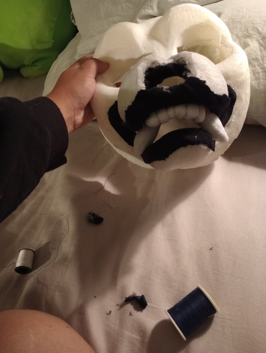 Drvgpuppyad's tweet photo. Mini assembly journey! 
#fursuiter #fursuitmaker #comissionwip https://t.co/Km4KmgJRo4