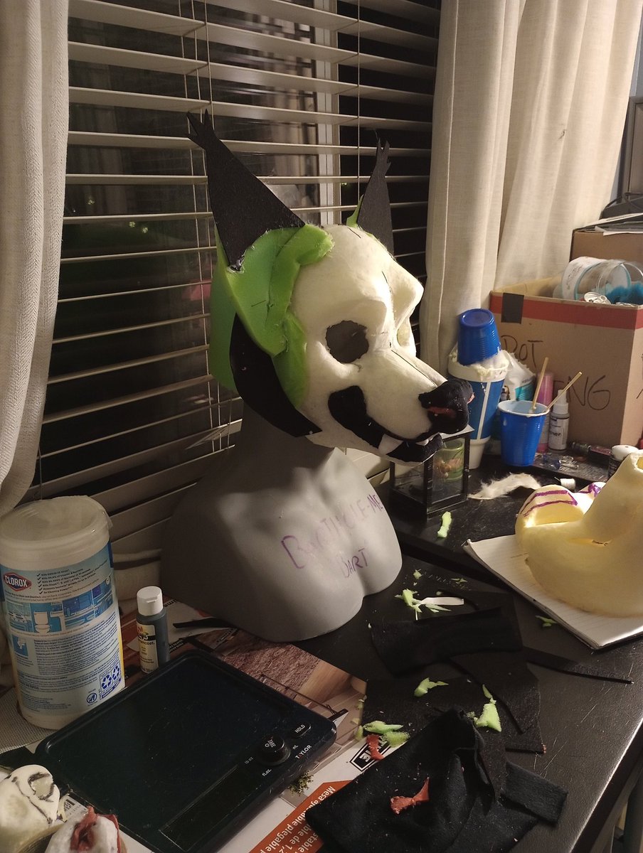 Drvgpuppyad's tweet photo. Mini assembly journey! 
#fursuiter #fursuitmaker #comissionwip https://t.co/Km4KmgJRo4