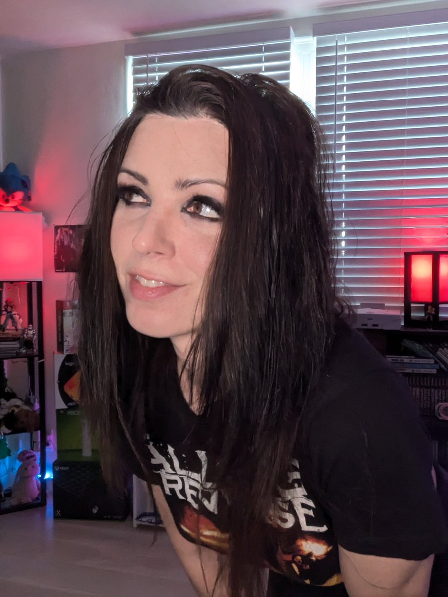 JiltedValkyrie's tweet photo. Emo is also about elation and loving life. I love summer! ๐ซถ๐ก๏ธ
#selfiesunday #nofilter #40andfine #stillemo https://t.co/2VaGHfaxaD