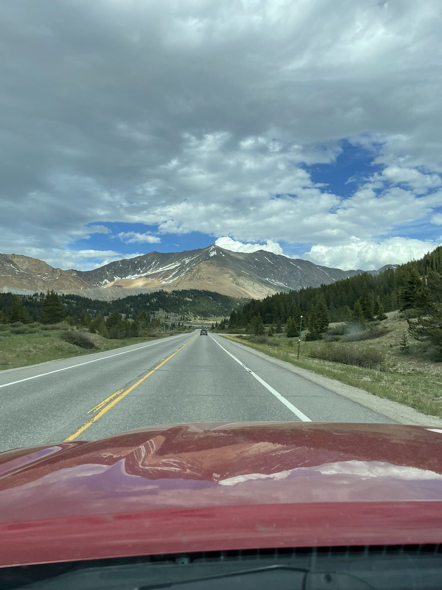 SteezeSensei's tweet photo. life above 10k feet https://t.co/7kzY9h9nO9