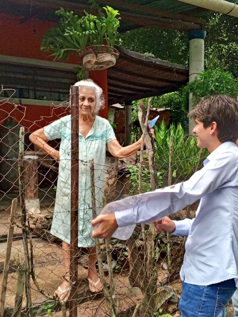LeugimSanchezS's tweet photo. Quiero una #Venezuela donde se respete al adulto mayor y el Presidente no los insulte, con @EdmundoGU vamos a construir un país donde todos quepan, dejando atrás la confrontación.

Construir juntos un país donde podamos estar tranquilos y en Democracia. #TuVotoEsLaLlave https://t.co/B4QwlMkMK3