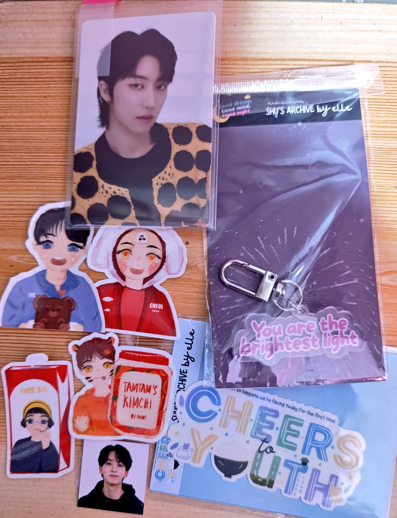i4taedbear's tweet photo. Hello ate @feat_elleshu_n, ang cuteee ng mga to owemjiii😻. Definitely worth the wait🫶🏻🫶🏻Looking forward for more releases ate!! #archivedbyelleshu https://t.co/9EJREAdEiV