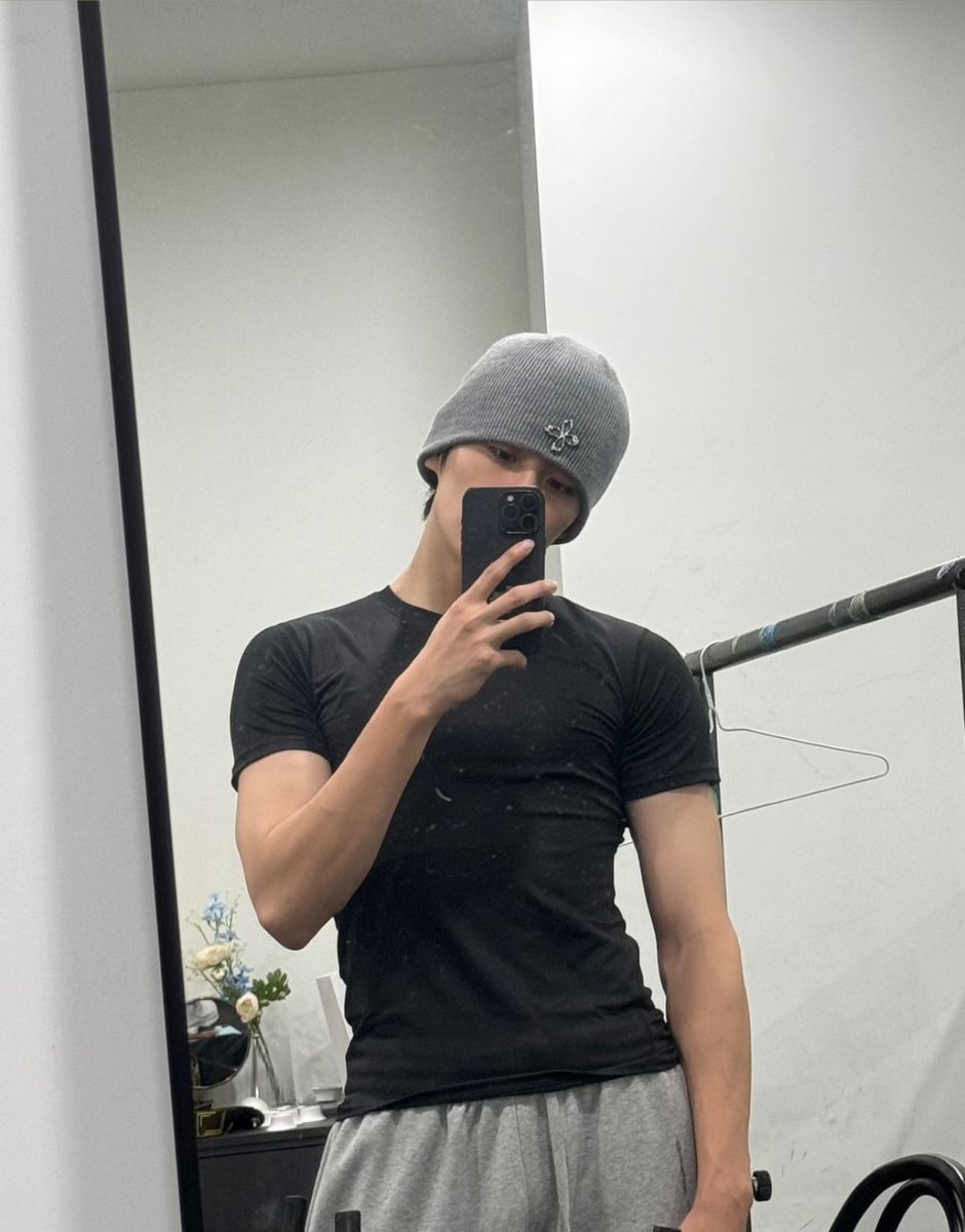 Gotta stay in shape and keep pushing myself to new limits. Feeling stronger every day. Let's keep grinding!