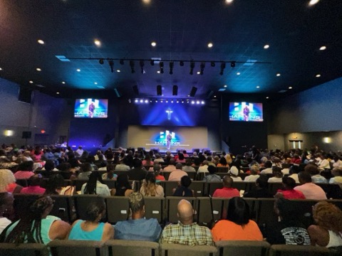 MosesHerring's tweet photo. God moved today @FaithMovers!!!! I just loved what God is doing inside and outside of the walls of FMC!!!! #theyearithappens #courageousfaith #consistentfaith https://t.co/VI3MkVVlIh